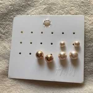 LOT OF EARRINGS - CHECK PICS TO SEE MORE!